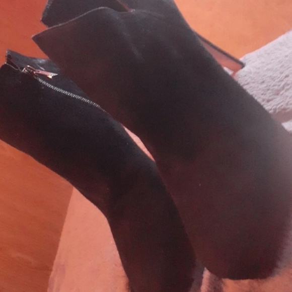 Jessica Simpson black booties - Picture 3 of 5